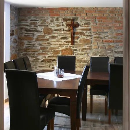 Stein Apartment *